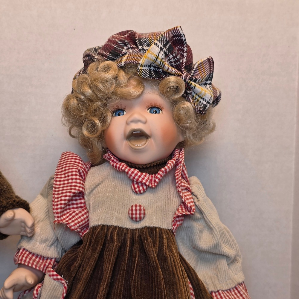 VTG Duck House Heirloom Porcelain Dolls Brother Sister Set W/Stands Bisque 12" - Picture 3 of 6
